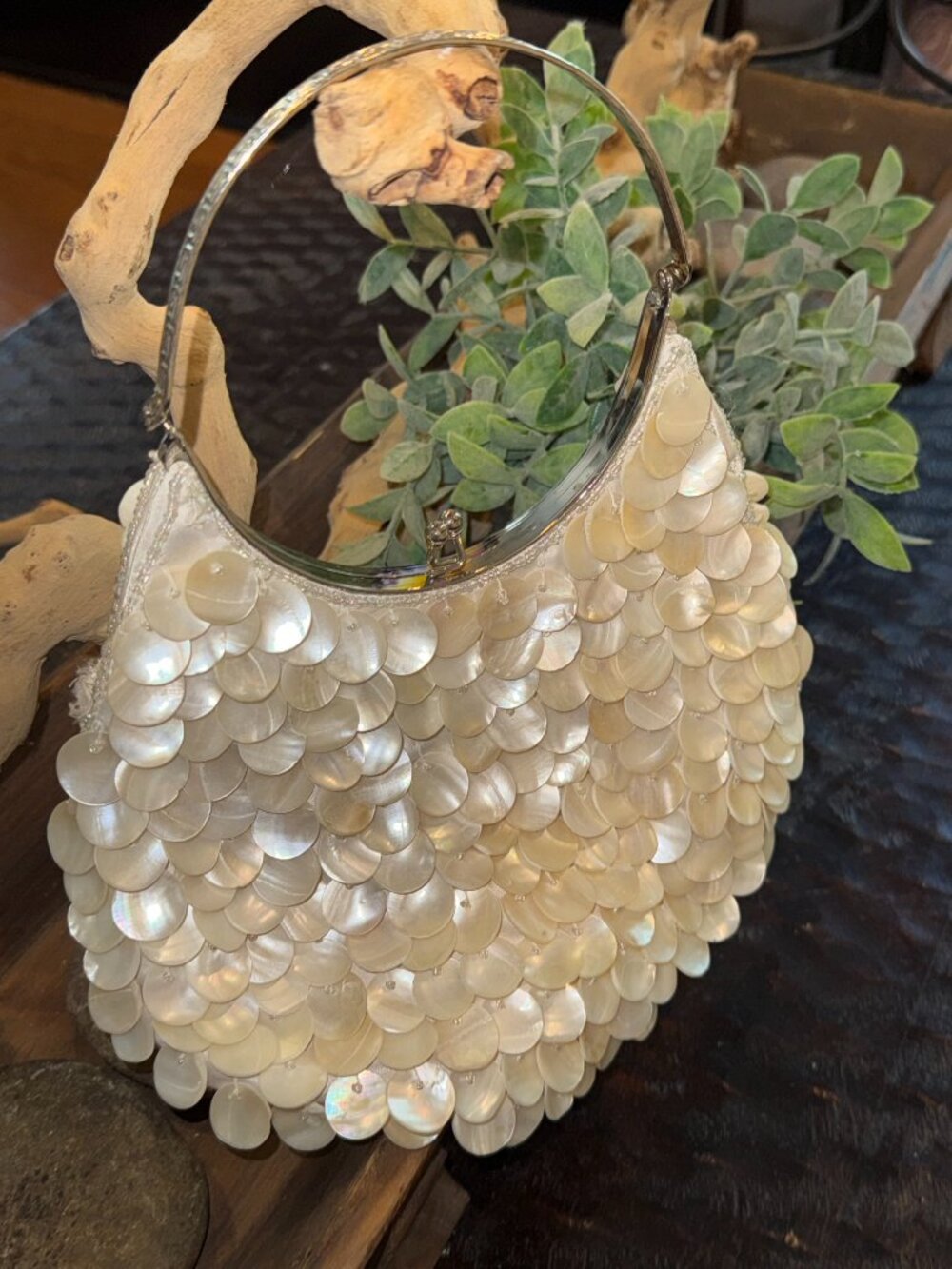 Unique Vintage Evening Bag Covered with Round Seashells - Picture 2 of 4